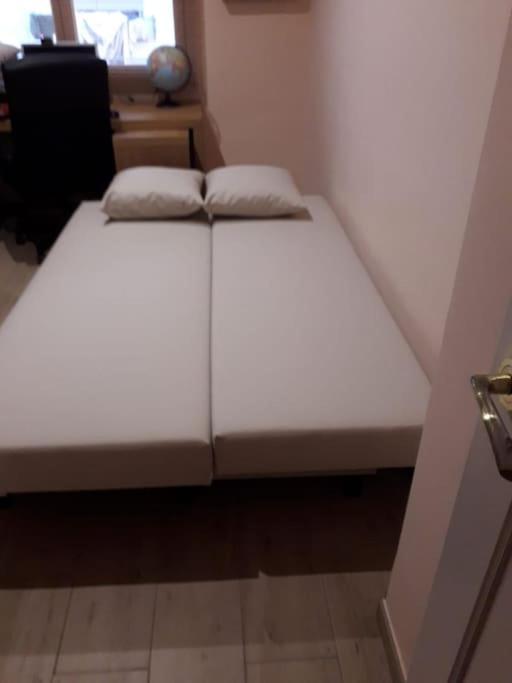 Apartamento De 3 Dormitorios 坎布里尔斯 外观 照片