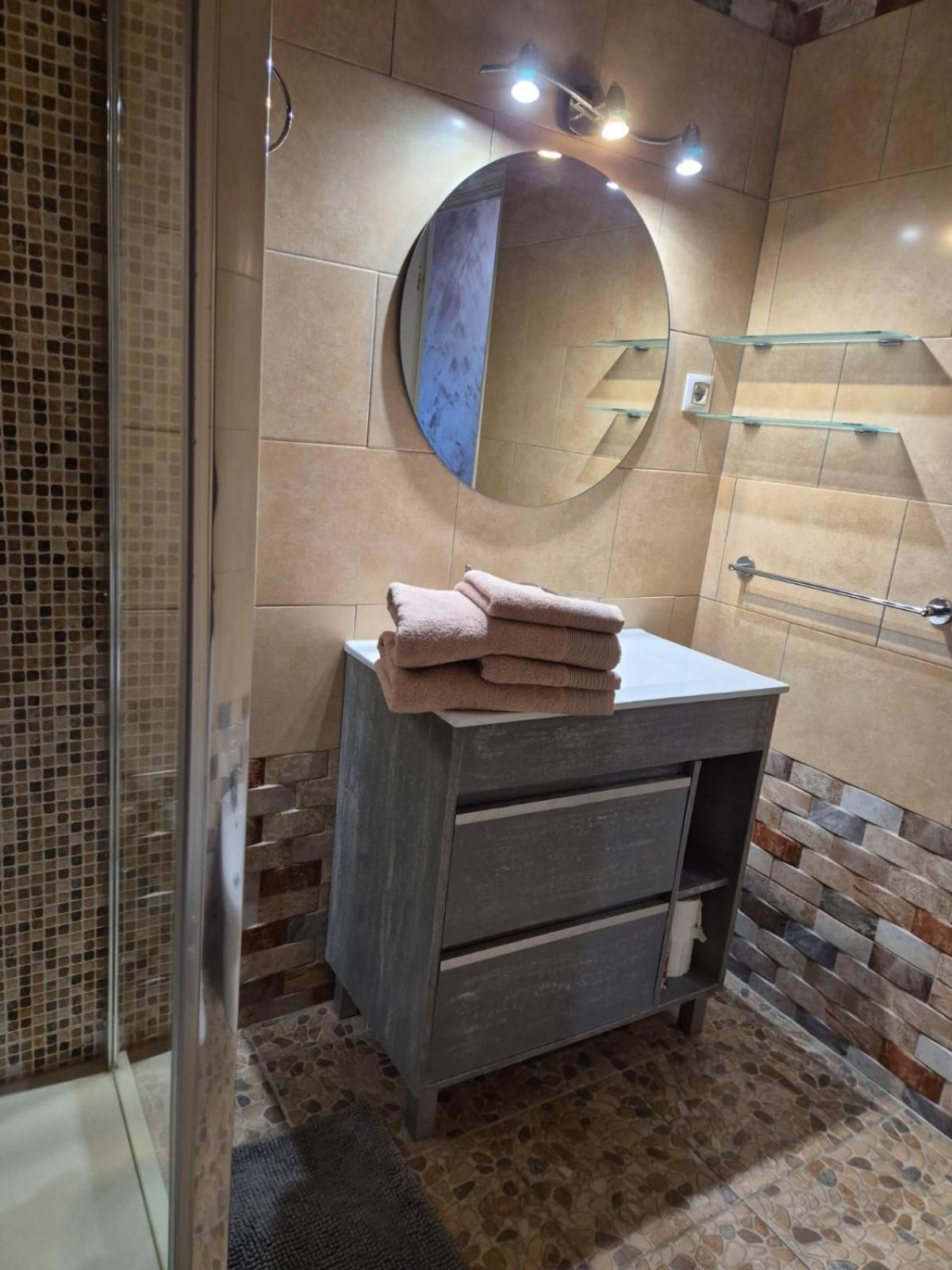 Apartamento De 3 Dormitorios 坎布里尔斯 外观 照片